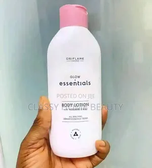 Oriflame Glow Essentials Body Lotion With Vitamins E & B3 (250 Ml).