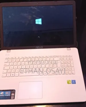 Laptop Asus 4GB Intel Pentium SSD 1T