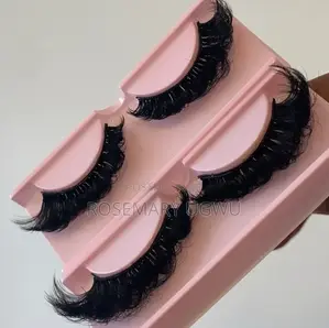 Cluster and Strip Lashes Technician