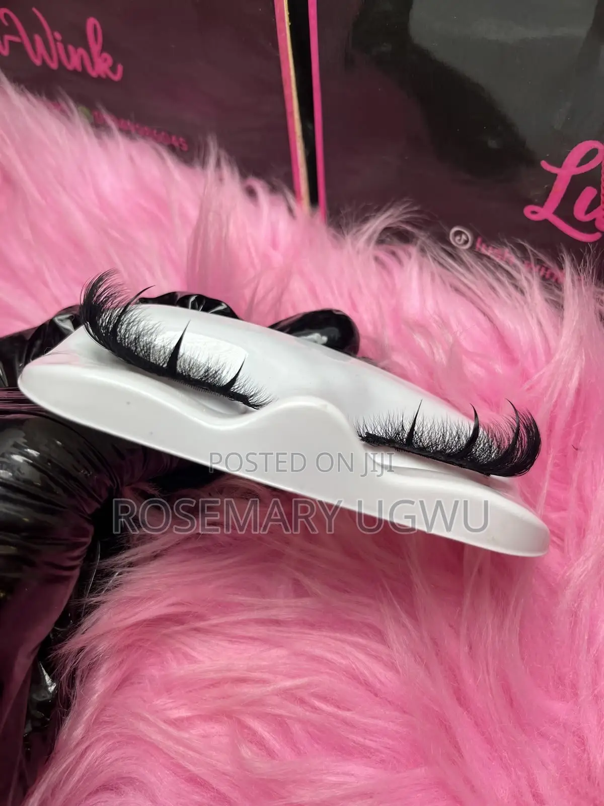 Cluster and Strip Lashes Technician