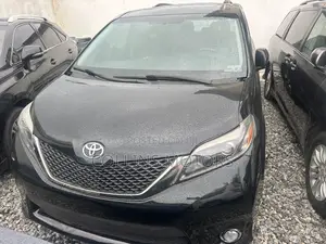 Toyota Sienna 2016 Black