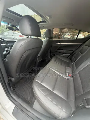 Hyundai Elantra 2019 White