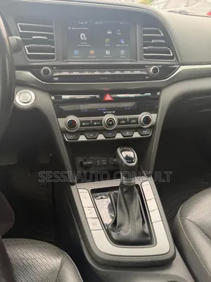 Hyundai Elantra 2019 White