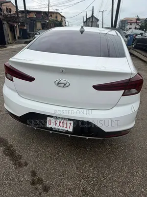 Hyundai Elantra 2019 White