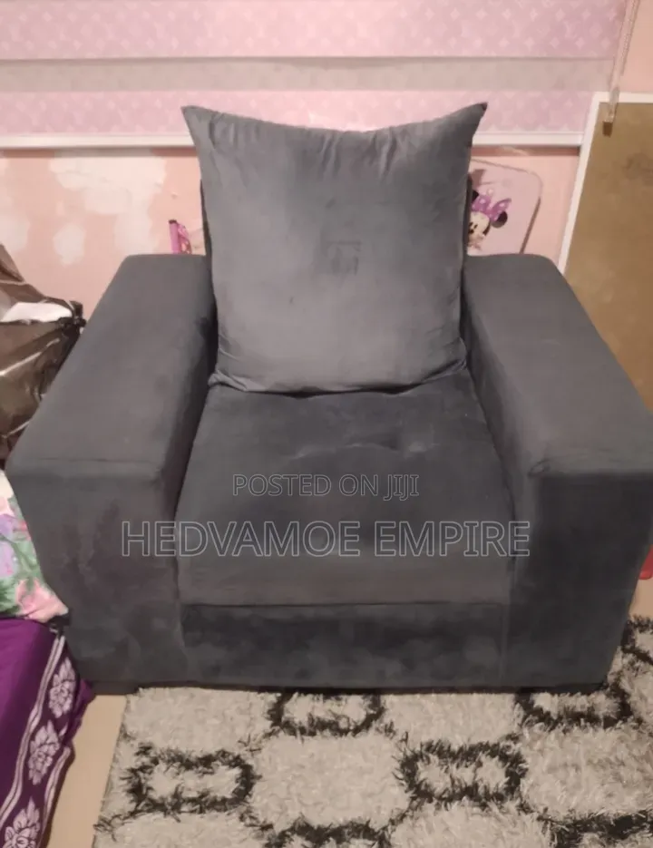 Single Chair