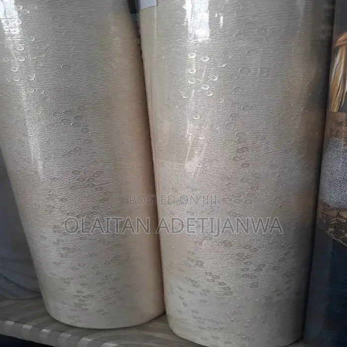 Wallpaper Nonwoven and Cleanable