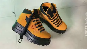 Naked Boot