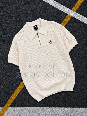 Plain Fitted T-Shirts With Colar Neck