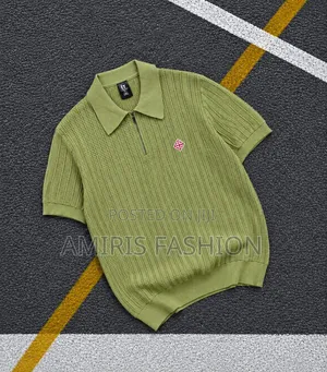 Plain Fitted T-Shirts With Colar Neck