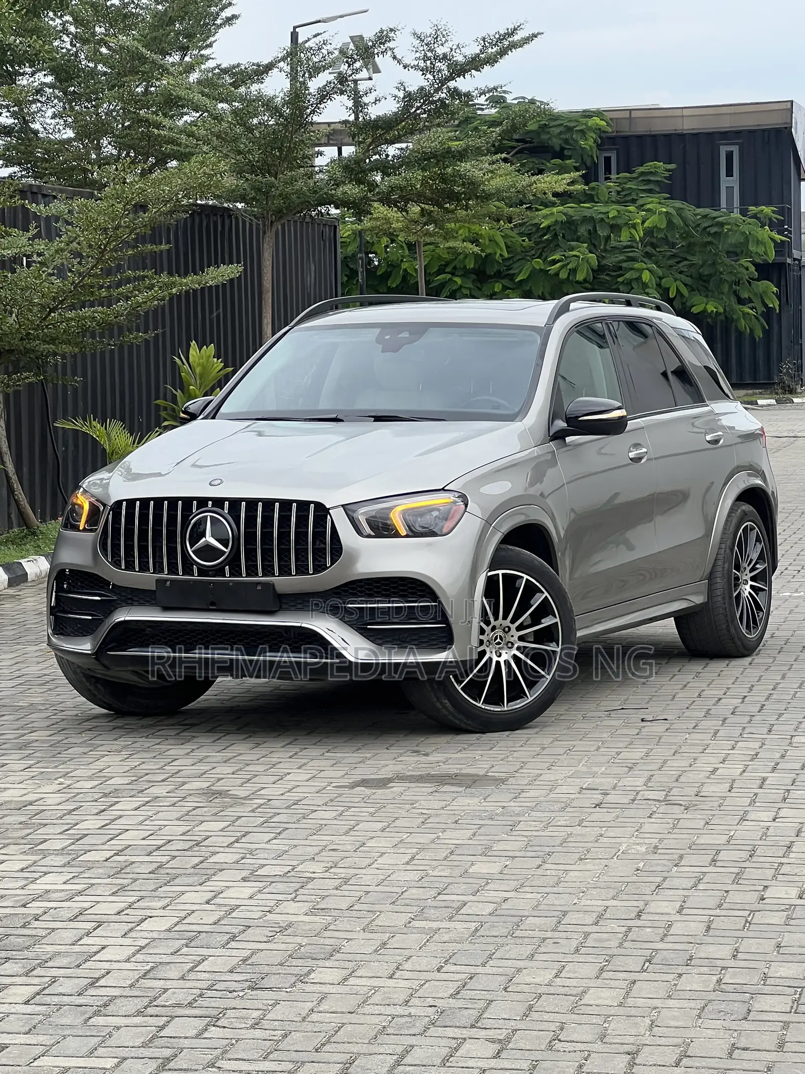 Mercedes-Benz GLE-Class 2021 Beige