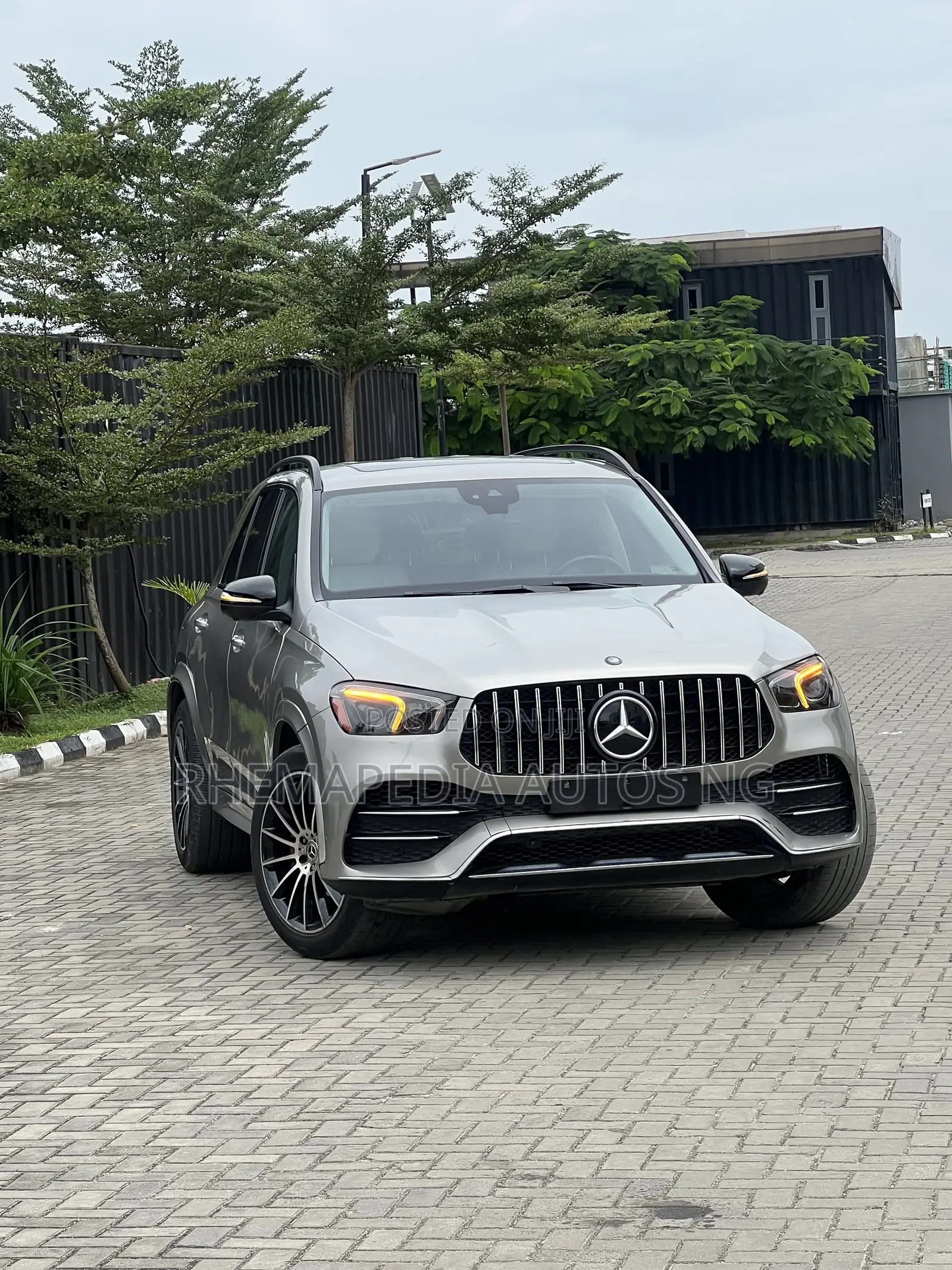 Mercedes-Benz GLE-Class 2021 Beige