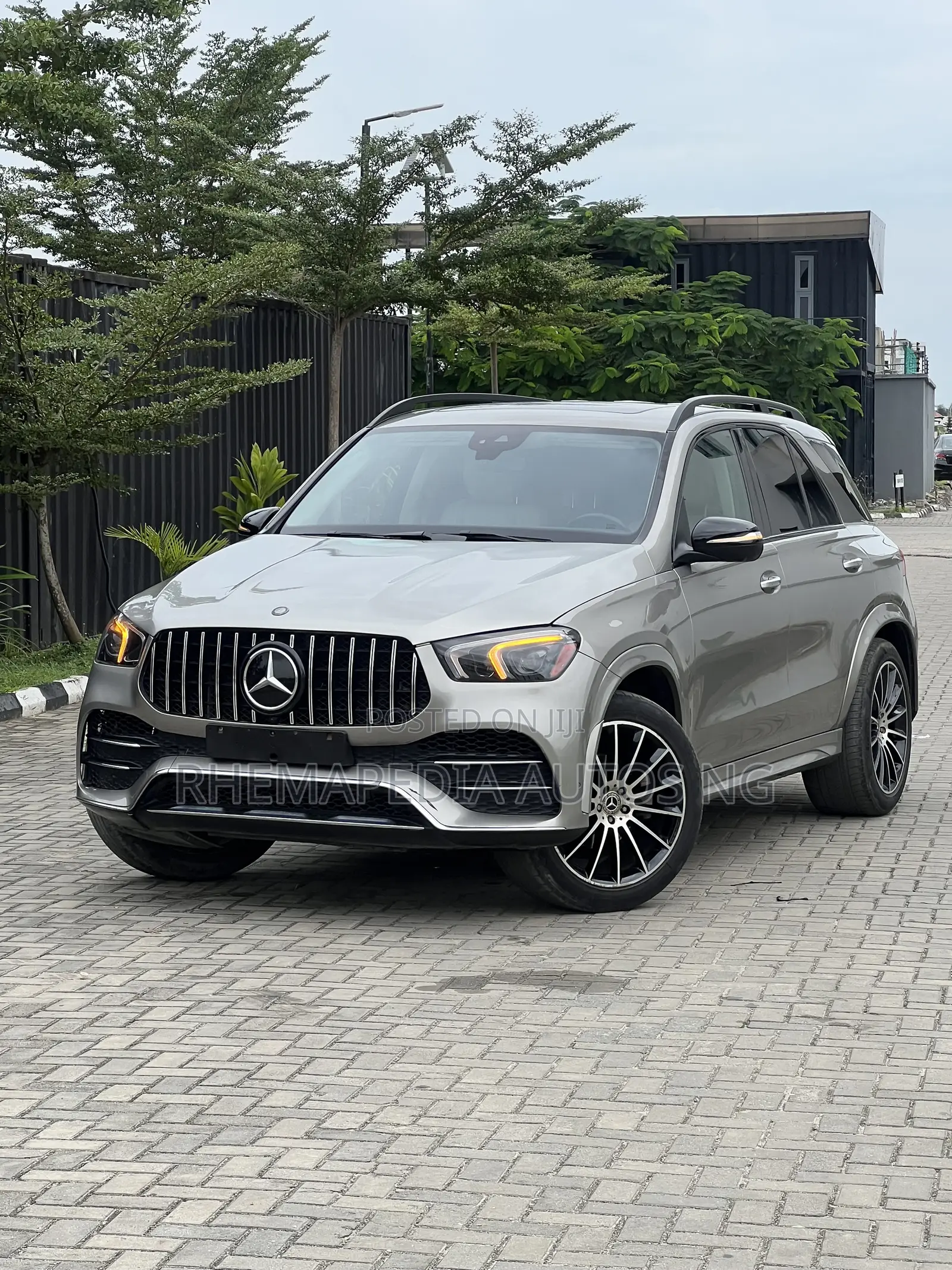 Mercedes-Benz GLE-Class 2021 Beige