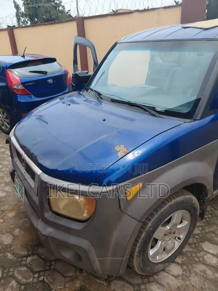 Honda Element 2004 Blue