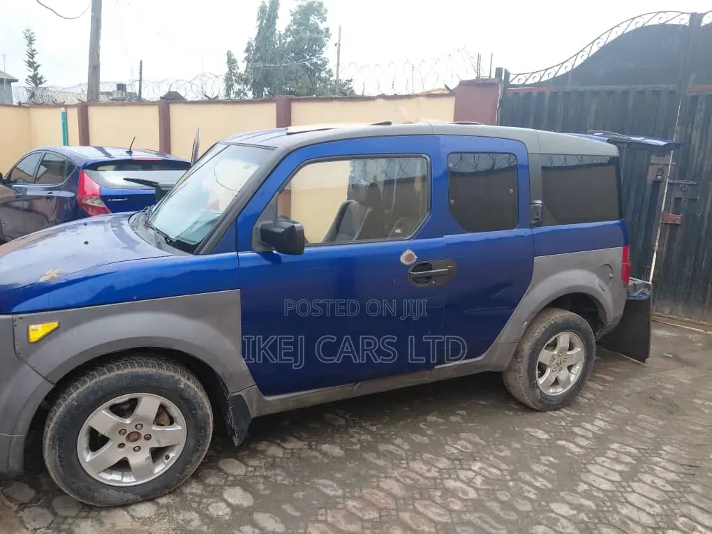 Honda Element 2004 Blue