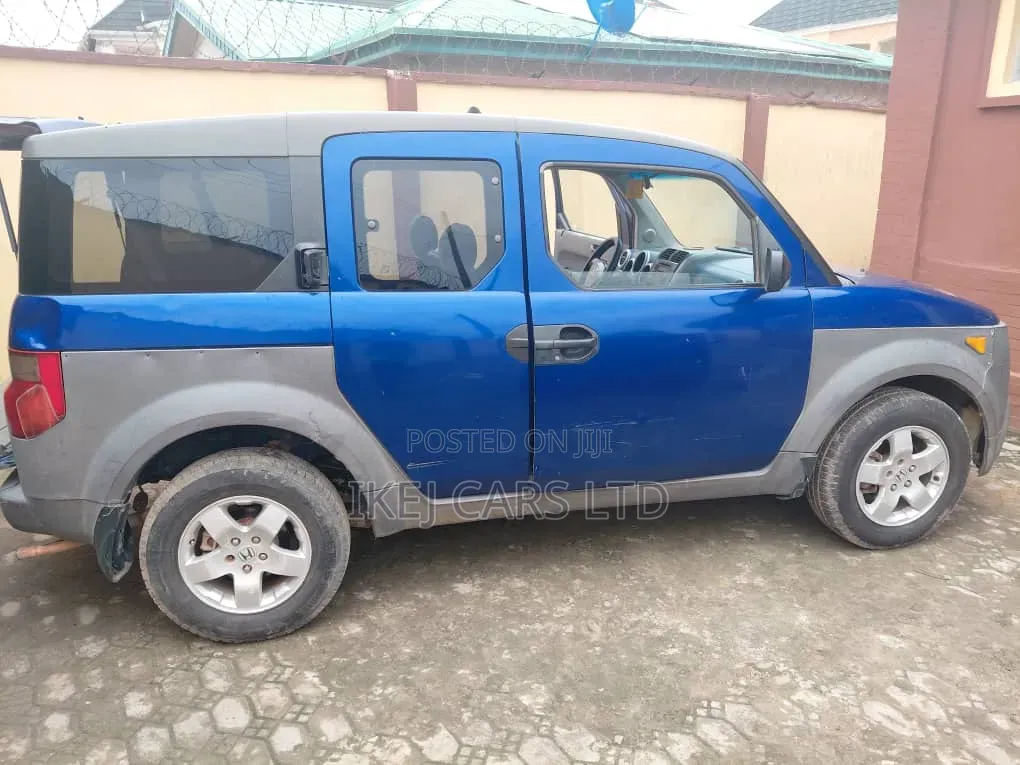 Honda Element 2004 Blue
