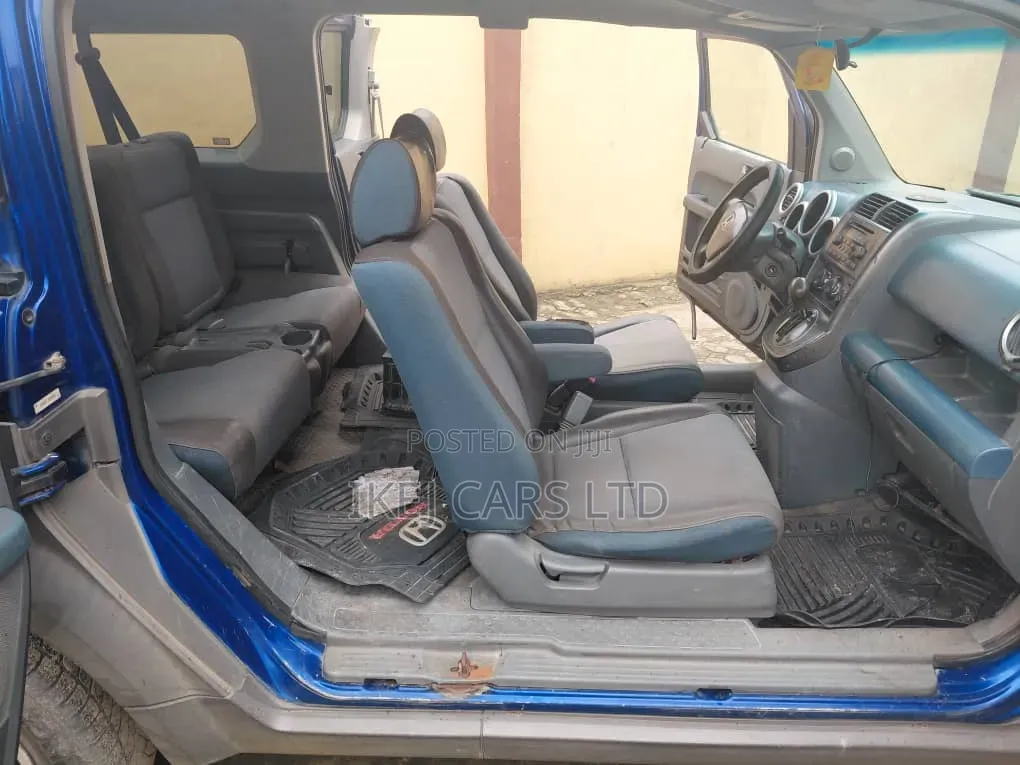 Honda Element 2004 Blue