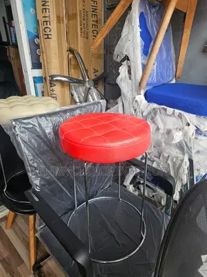Quality Swivel Bar Stool, Adjustable