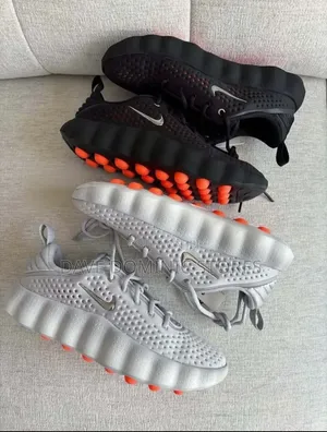 Original Nike Mind 2 Sneaker Available