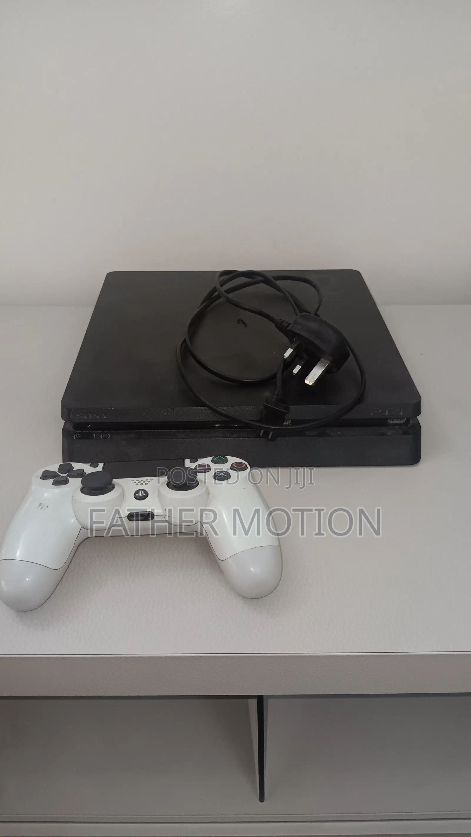PS4 SLIM (vERSION 13.52)