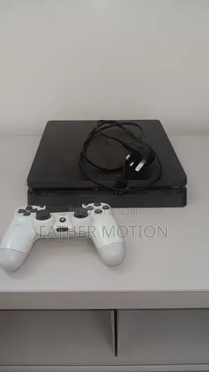 PS4 SLIM (vERSION 13.52)