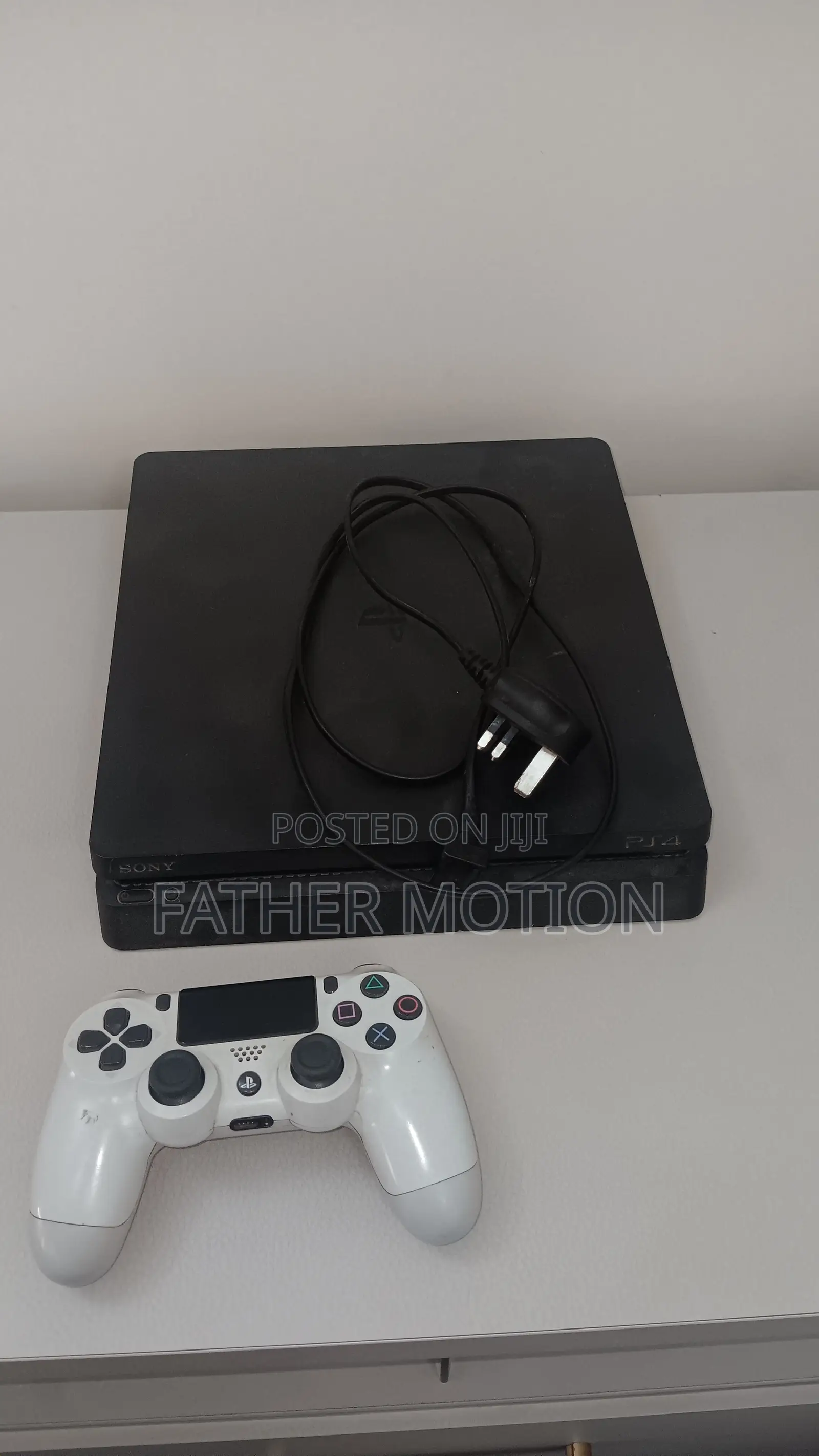 PS4 SLIM (vERSION 13.52)