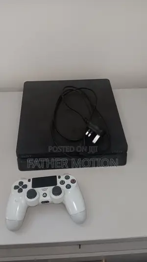 PS4 SLIM (vERSION 13.52)