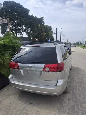 Toyota Sienna 2006 Silver