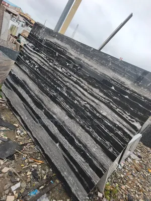 Marble Slabs for Steps and Kitchen Cabinets and Countertops
