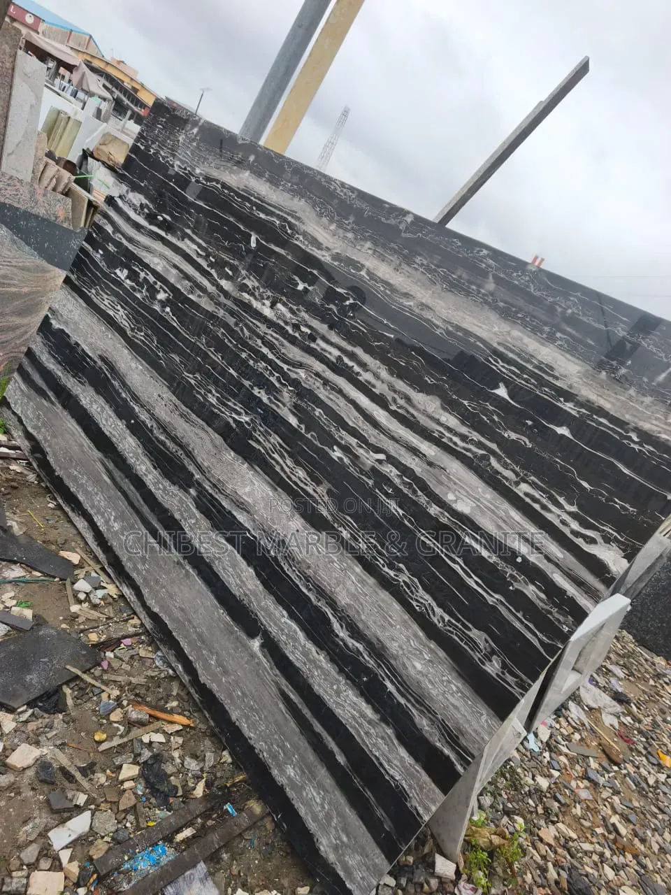 Marble Slabs for Steps and Kitchen Cabinets and Countertops