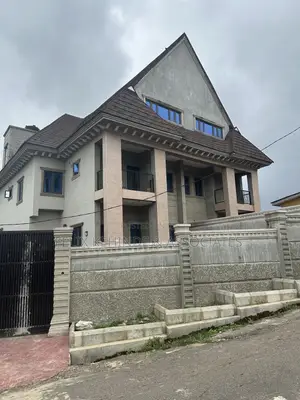 5bdrm Duplex in Federal Housing, Agodi for sale