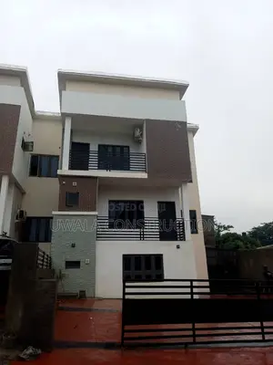 4bdrm Duplex in FHA for rent