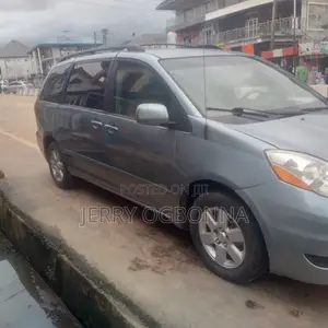 Toyota Sienna LE FWD 2006 Gray