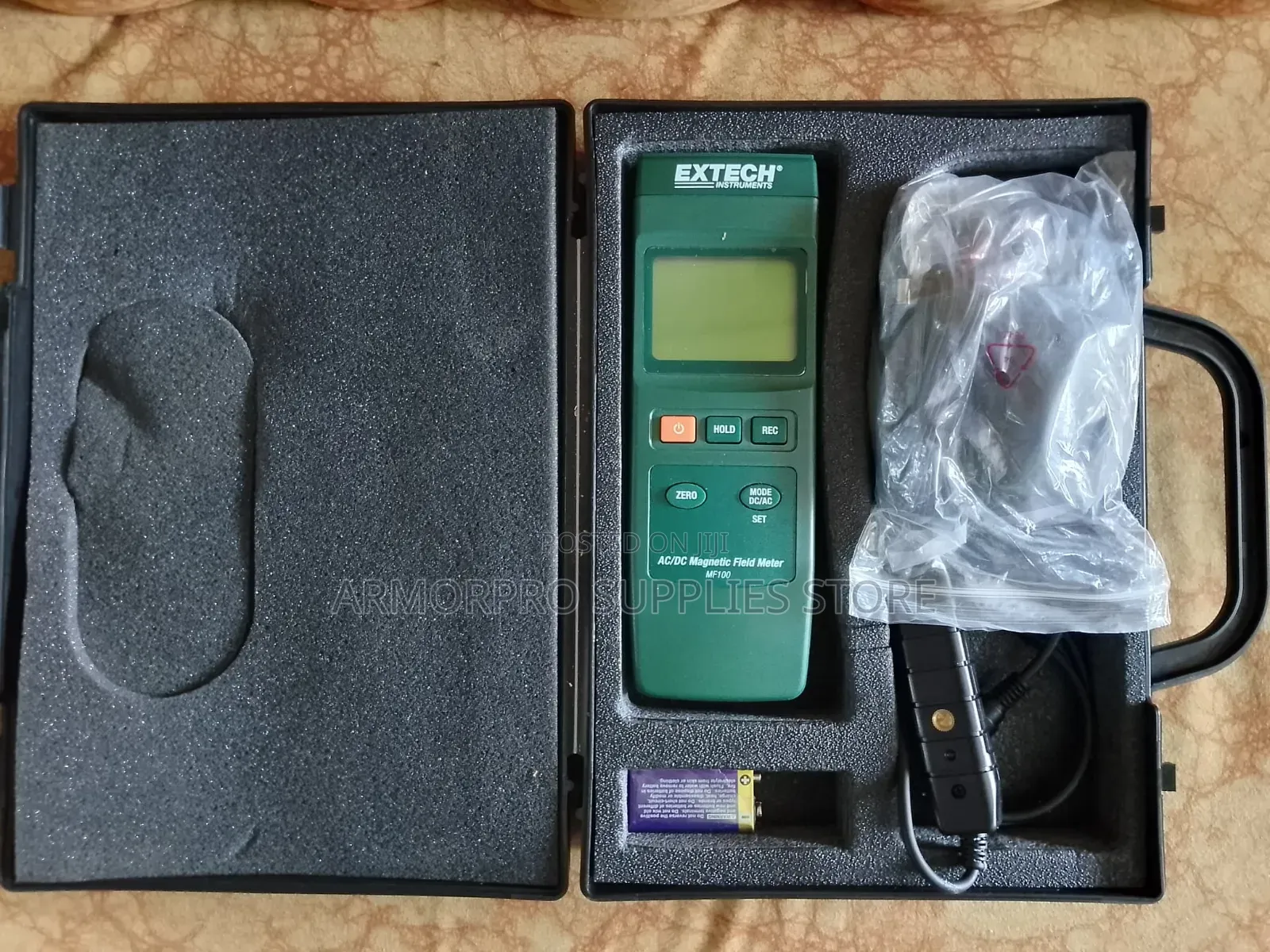 Extech MF100 AC/DC Magnetic Field Meter