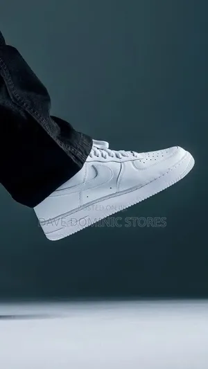 Original Nike Airforce 1 Sneaker Available