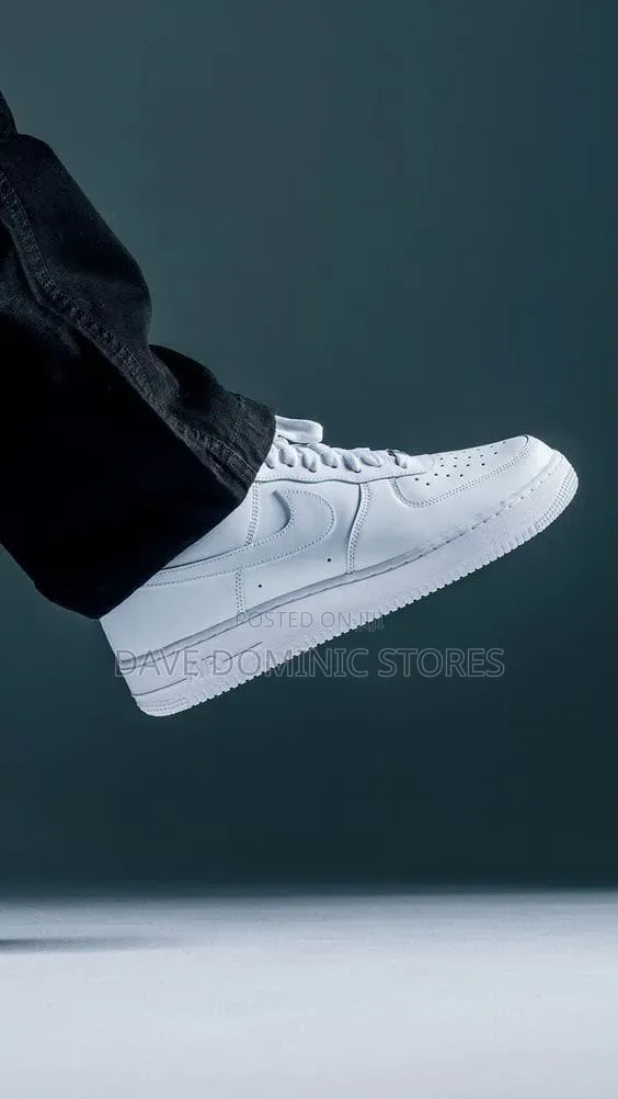 Original Nike Airforce 1 Sneaker Available