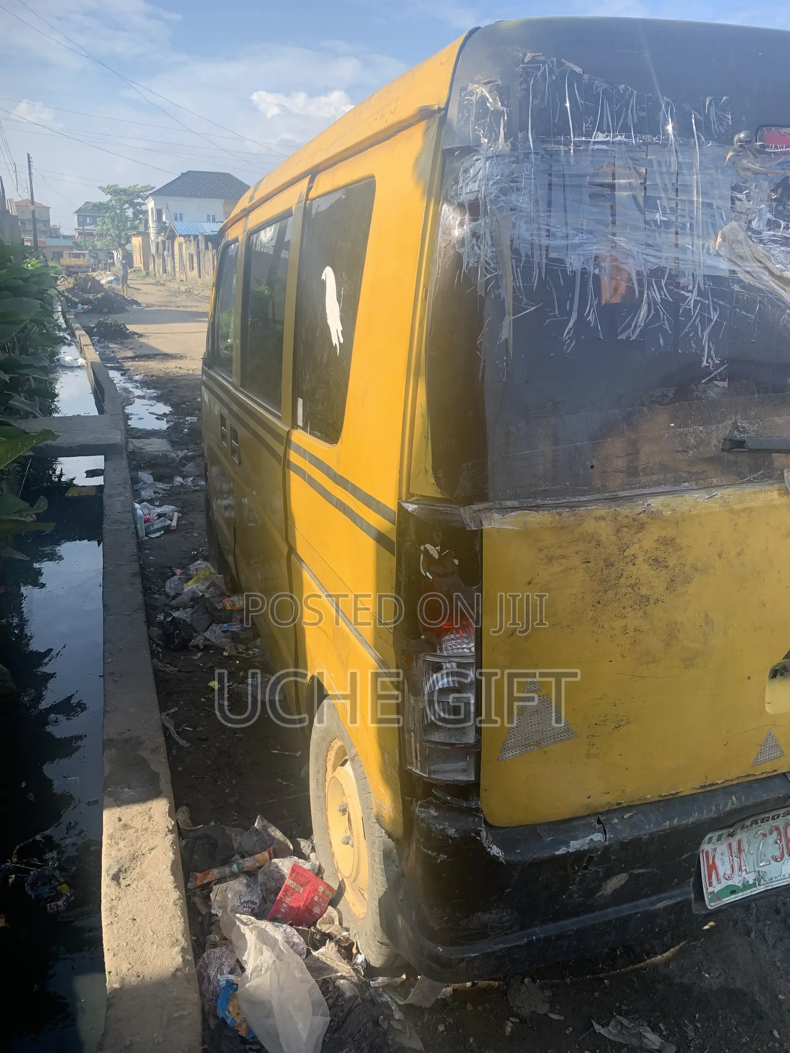 Suzuki APV Minibus 2008 Yellow