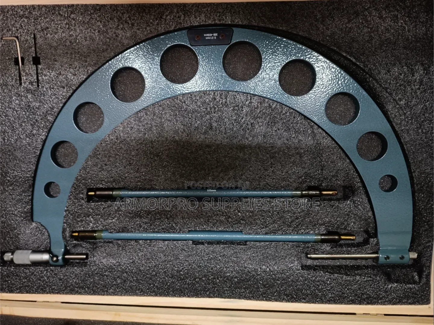 Micrometer Frame With Interchangeable Anvils,