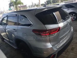 Toyota Highlander 2019 Silver