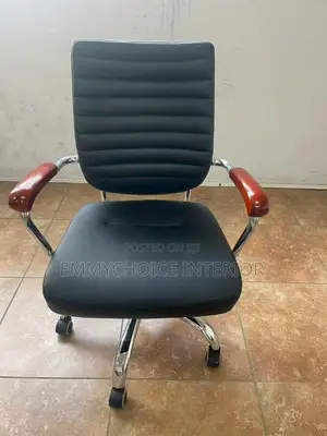 Executive Mid-Back Ribbed Office Swivel Chair
