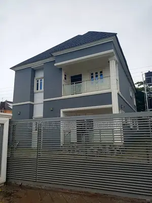 4bdrm Duplex in FHA for sale