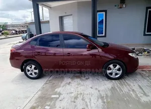 Hyundai Elantra Touring SE 2010 Ivory