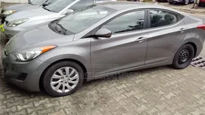Hyundai Elantra GLS Sedan FWD (1.8L 4cyl 6A) 2013 Gray