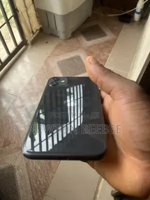 Apple iPhone 11 64 GB Gray