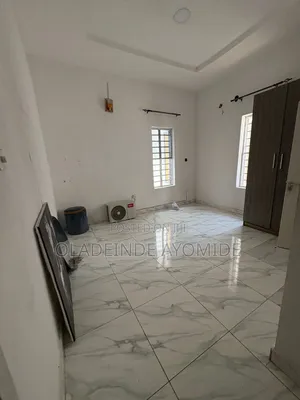 Studio Apartment in Chevron for rent