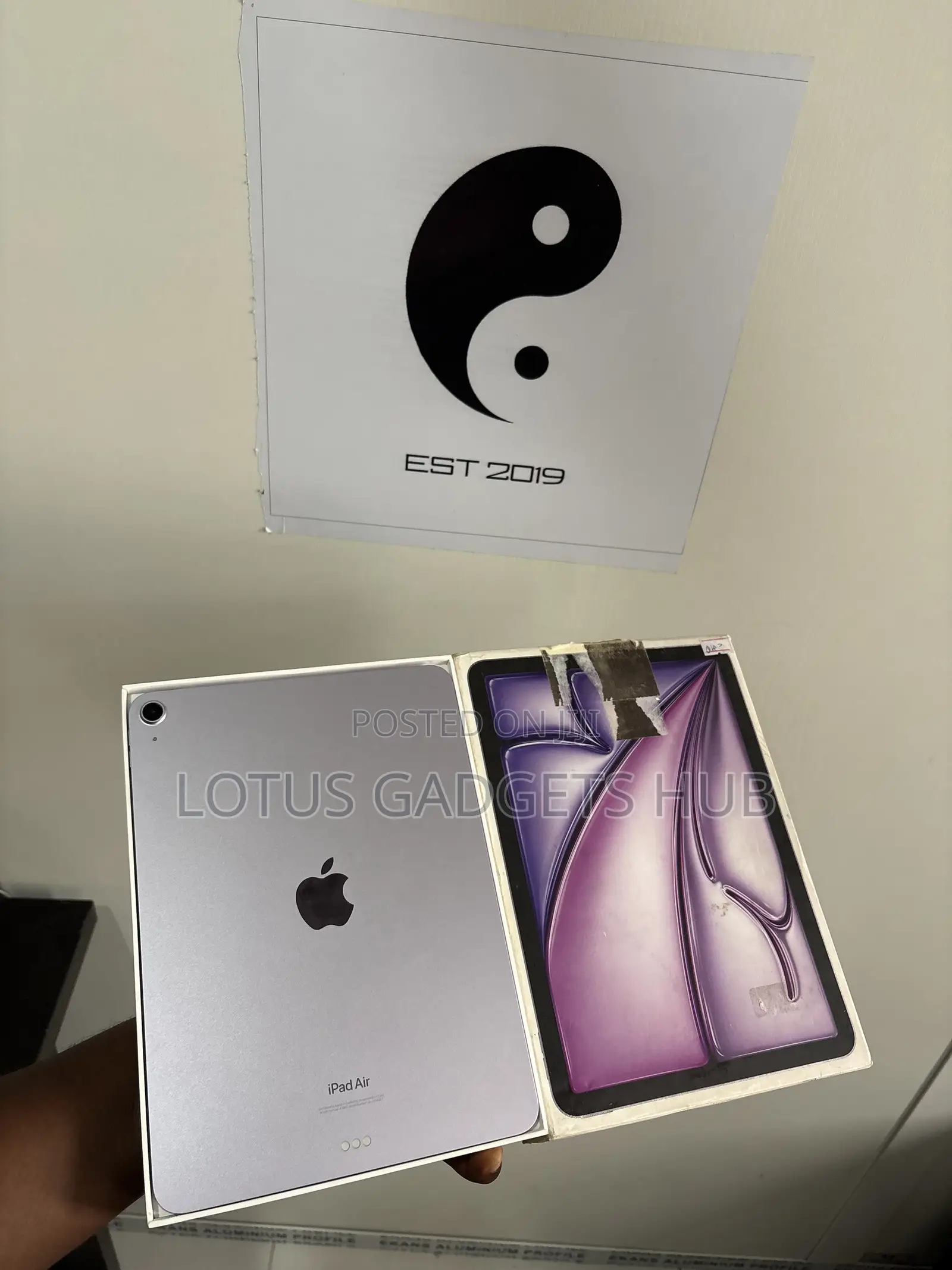 Apple iPad Air (2022) 128 GB Gray
