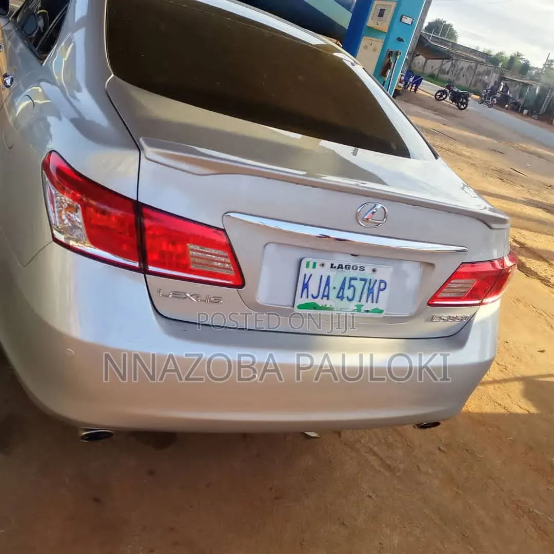 Lexus ES 2012 Silver