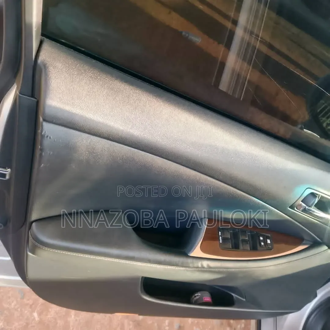 Lexus ES 2012 Silver