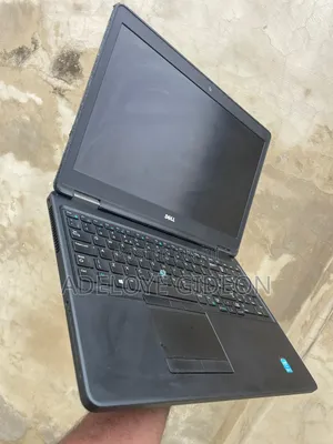 Laptop Dell Latitude 5550 12GB Intel Core i5 SSD 256GB