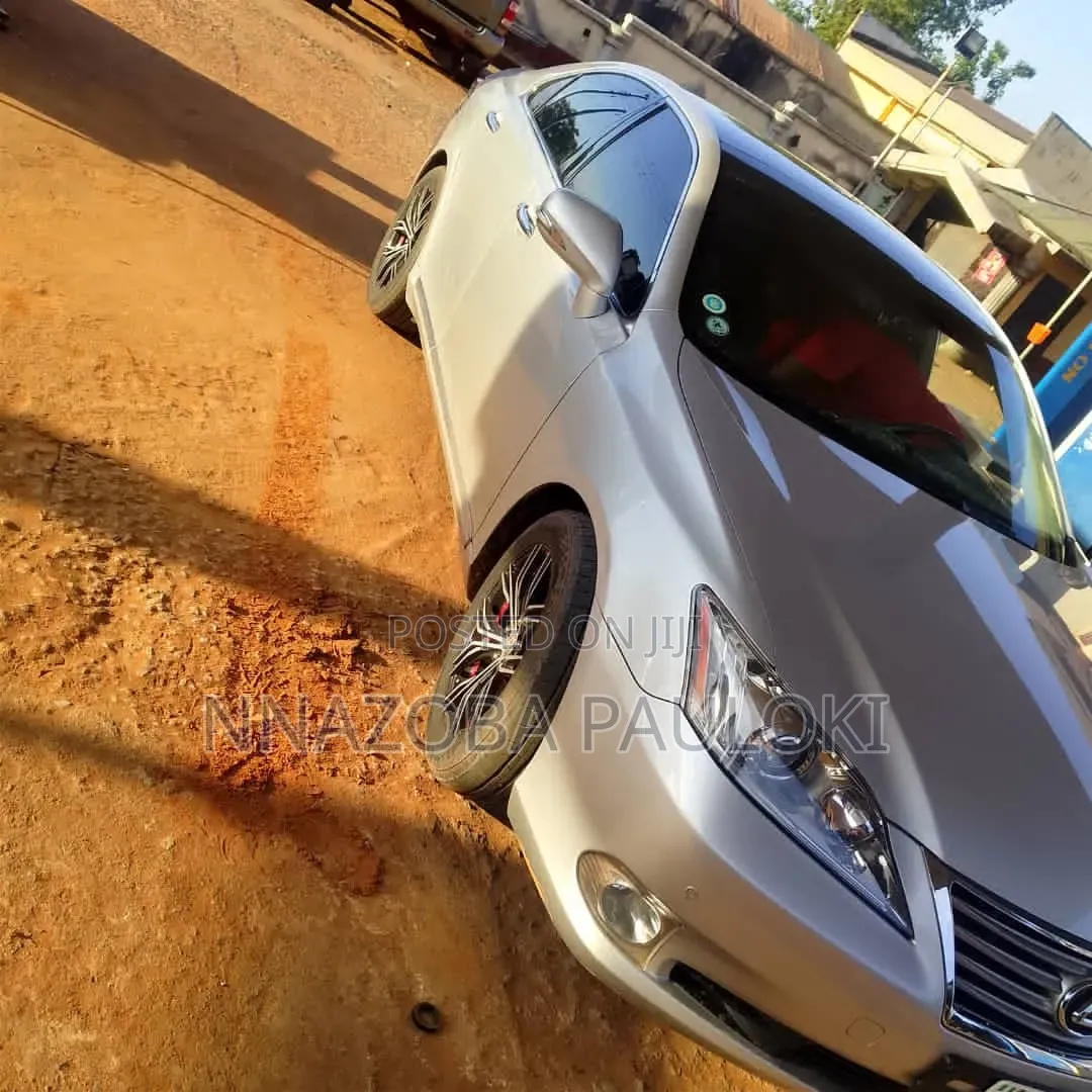 Lexus ES 2012 Silver