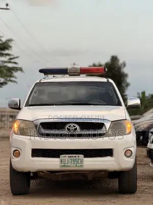 Toyota Hilux 2.0 VVT-i 2011 White